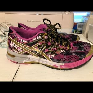 Gently used size 8.5 asic sneakers
